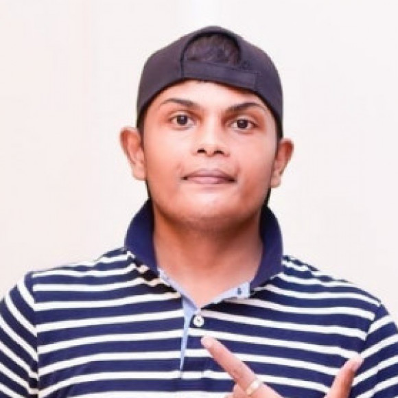 Profile picture of Thisara Mallawa