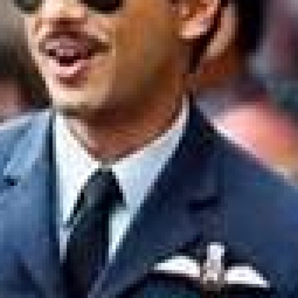 Profile photo of roshan 123