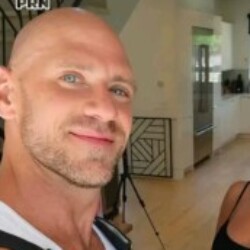 Profile picture of Roshan